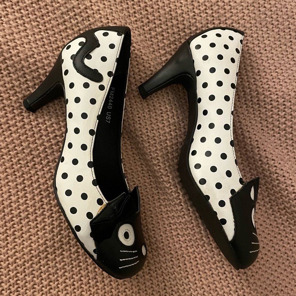 Preowned TUK Kitten Heels